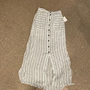 Pencil shirt w slits on the side and front